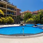 Santa Luzia View 2br Pool, Ac & Parking Funchal (Madeira)