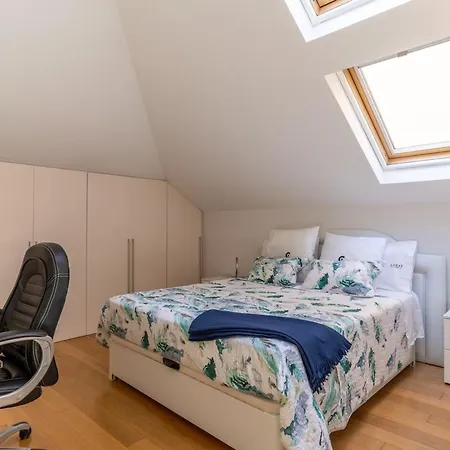 Apartment Santa Luzia View 2br Pool, Ac & Parking