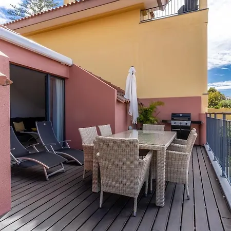 Santa Luzia View 2br Pool, Ac & Parking Apartment Funchal (Madeira)