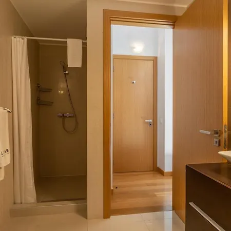 Santa Luzia View 2br Pool, Ac & Parking Funchal (Madeira)