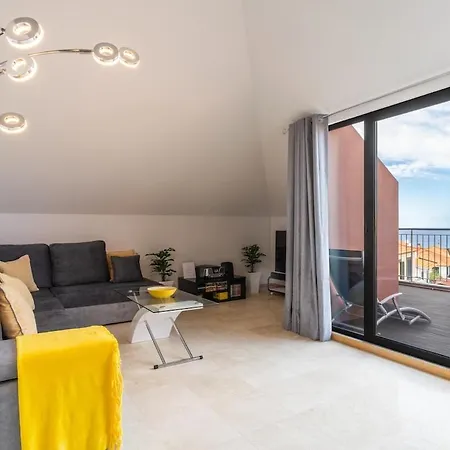 Santa Luzia View 2br Pool, Ac & Parking Apartment *