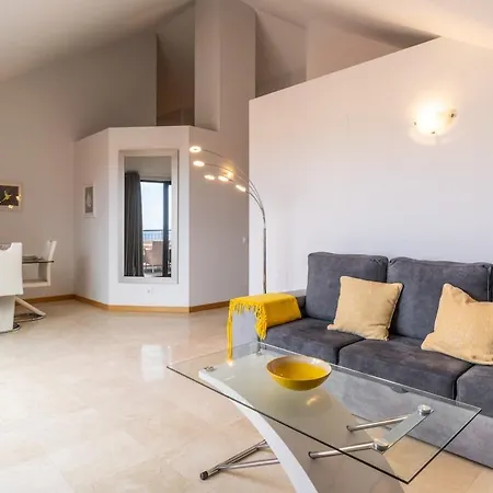 Santa Luzia View 2br Pool, Ac & Parking Apartment Funchal (Madeira)
