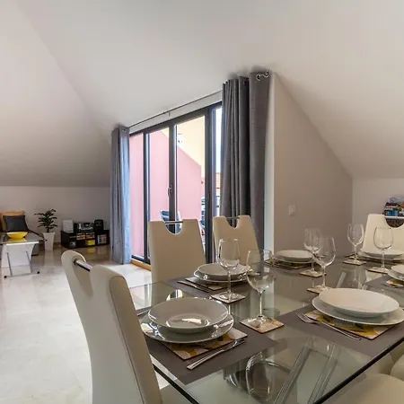 Santa Luzia View 2br Pool, Ac & Parking Apartment *
