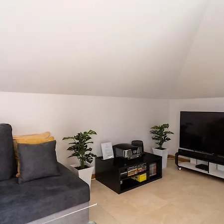 Santa Luzia View 2br Pool, Ac & Parking * Funchal (Madeira)