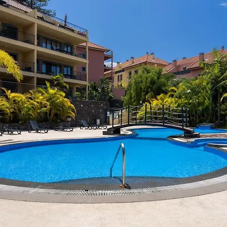 Santa Luzia View 2br Pool, Ac & Parking Funchal (Madeira)