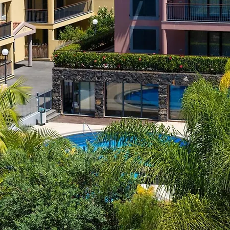 Santa Luzia View 2br Pool, Ac & Parking Apartment *