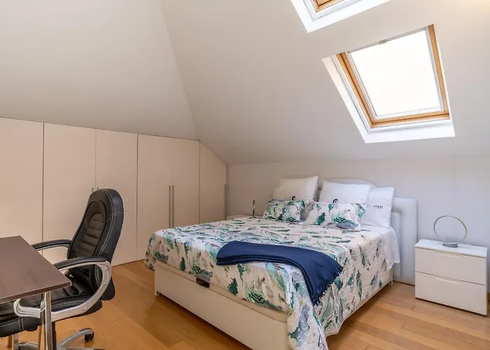 Santa Luzia View 公寓 *